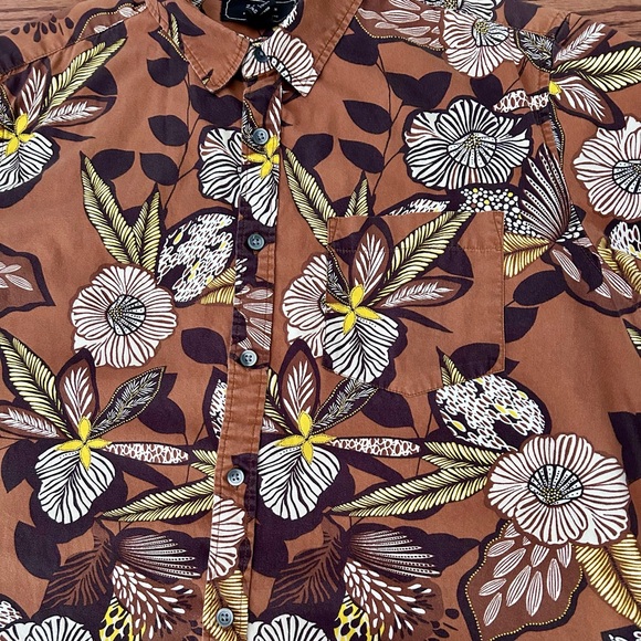 Forever 21 Men's Floral Regular fit Casual Shirt - Picture 4 of 11